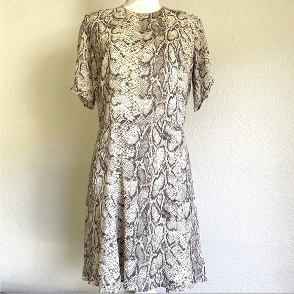 Reformation Short Sleeve Dress - Picture 2 of 10